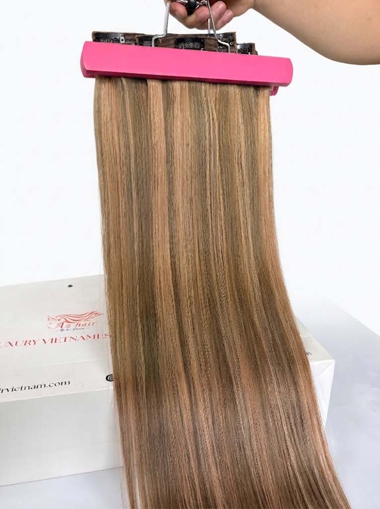Highlight (#4/#7C) Regular Clip In Hair Extensions 150g